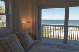 Beachfront Escape with Ocean Views - Image 4